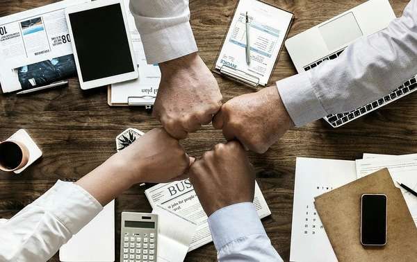 5 conseils pour choisir les cadeaux à offrir aux partenaires commerciaux
