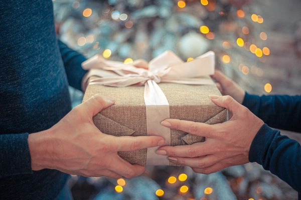 des idées originales de cadeaux pour le réveillon du nouvel an pour égayer votre réveillon