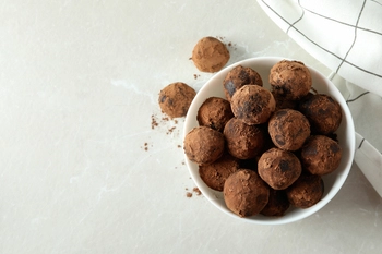 vidÉo : truffes au chocolat faciles à préparer 4 façons différentes