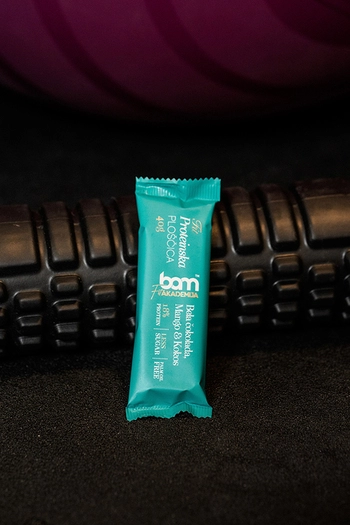 Barre protéinée avec édulcorant, chocolat blanc, mangue et noix de coco