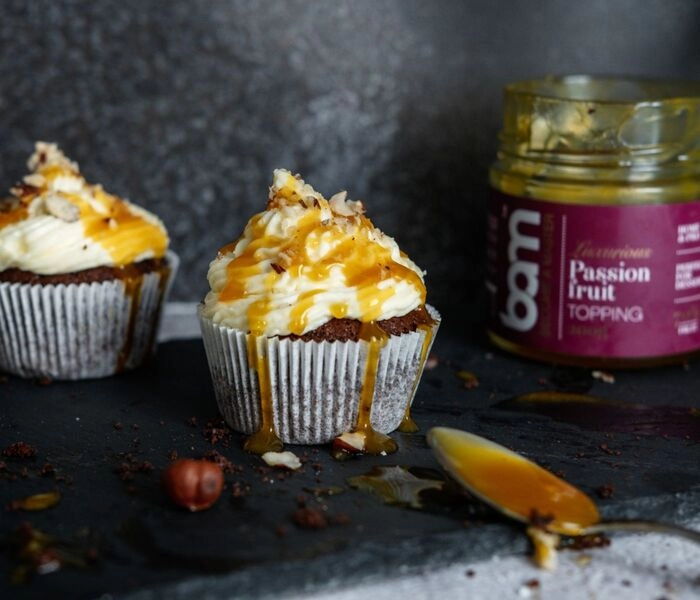 muffins au chocolat garnis de fruits de la passion