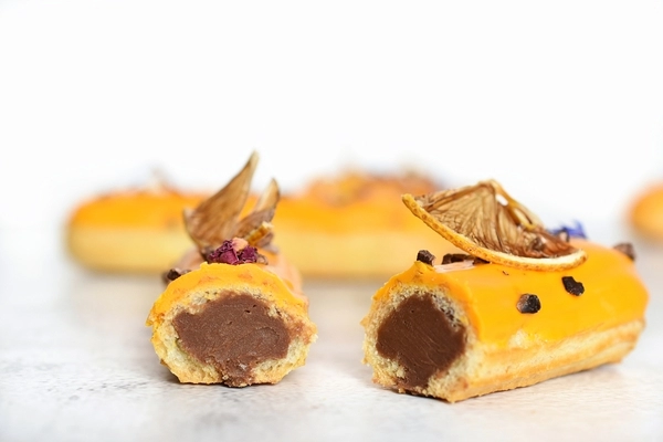 eclair au chocolat et à lorange