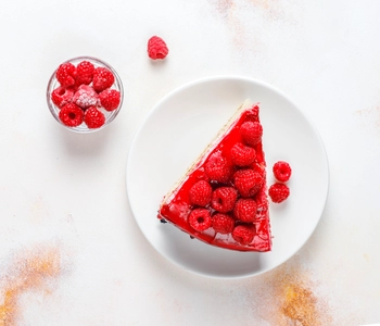 Gâteau à la vanille et aux framboises