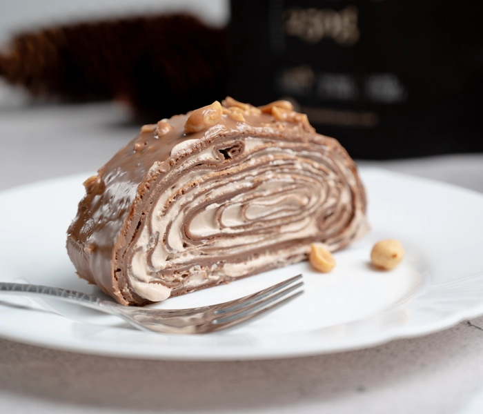 roulade au chocolat avec cacao et cacahuètes
