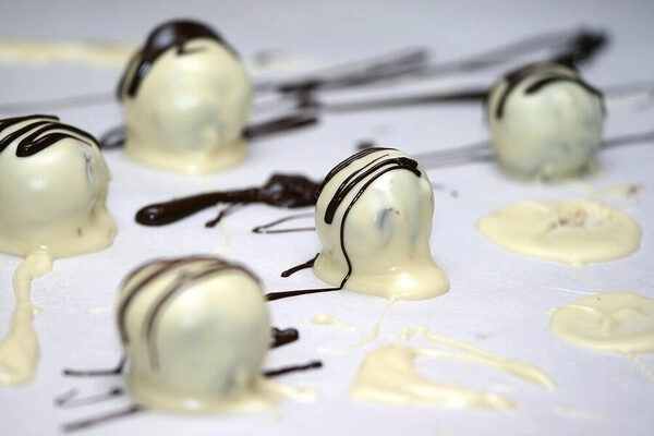 truffes au chocolat blanc et noir