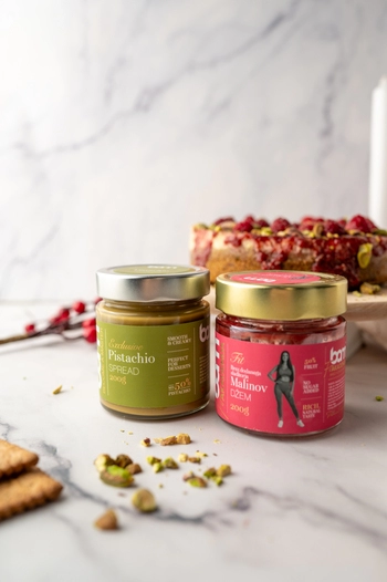 Pistacijin cheesecake z malino